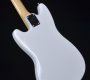 Fender Japan 60s Mustang white 8